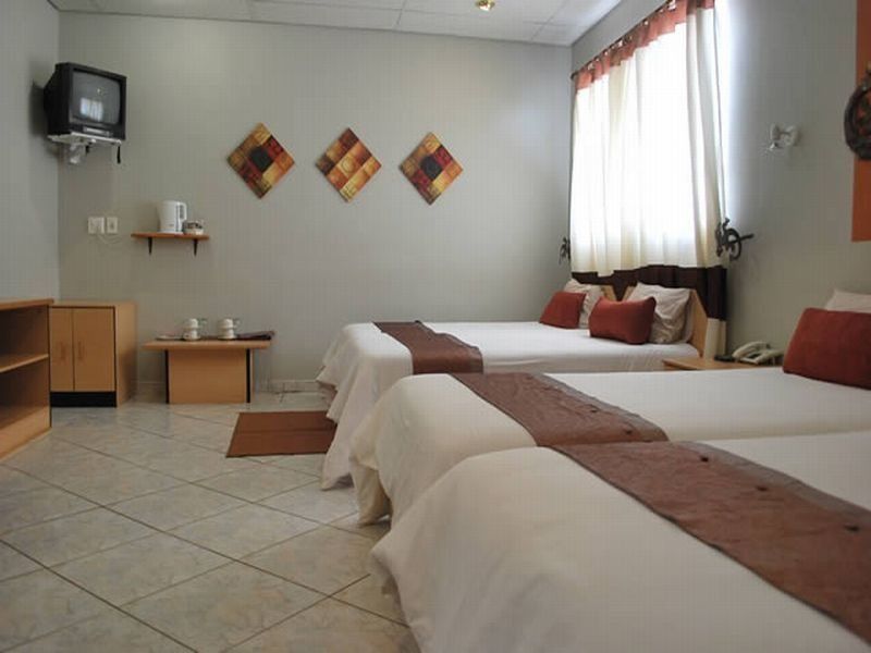 Makalani Hotel Tsumeb Ngoại thất bức ảnh